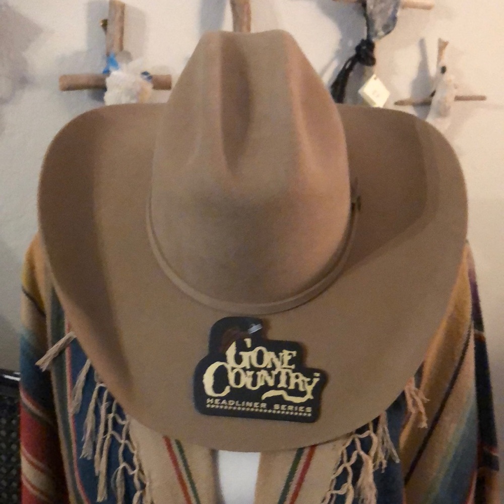 Gone Country Hat Style: Yellowstone Color: Chestnut, new with tags